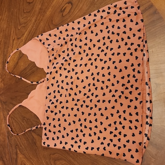 Heart pattern tank top woth scallop neckline - Picture 5 of 6